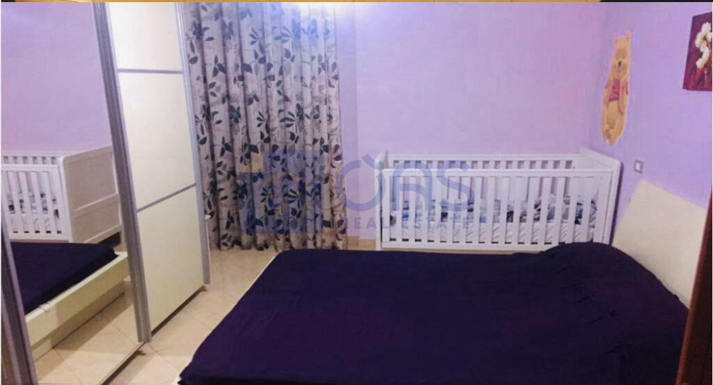 A 1+1 apartment is for rent in Yzberisht.