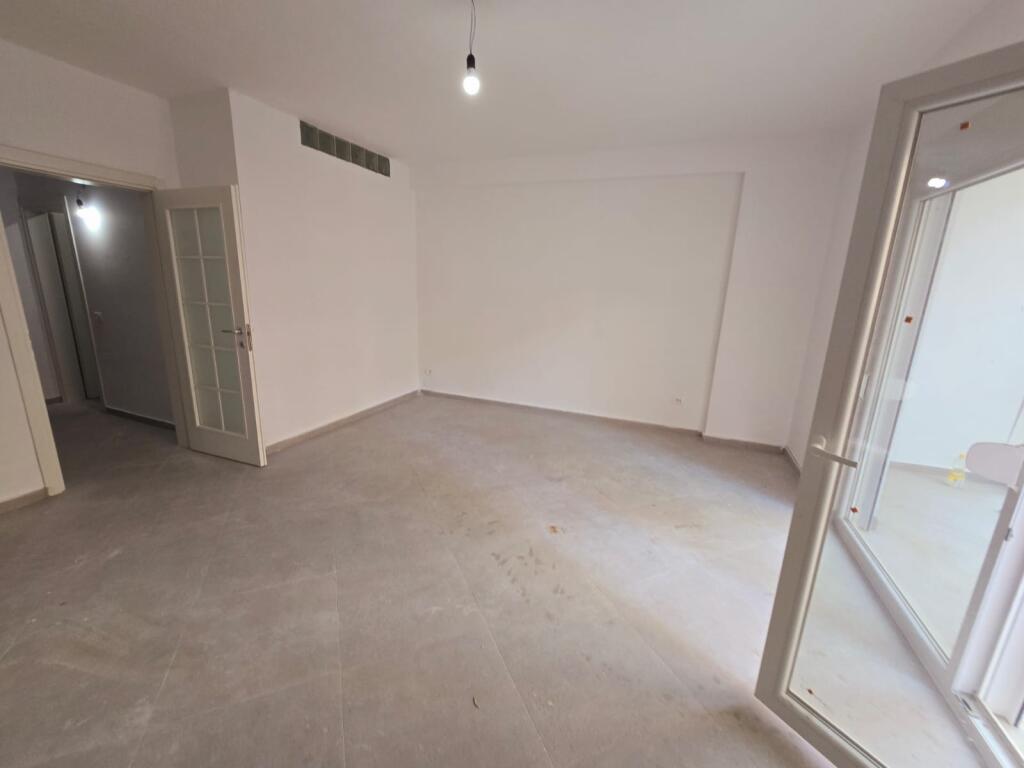2+1 APARTMENT FOR SALE NEAR THE MARKET IN DURRES