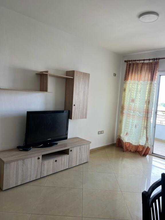 APARTAMENT 1+1 ME QIRA ASTIR 
