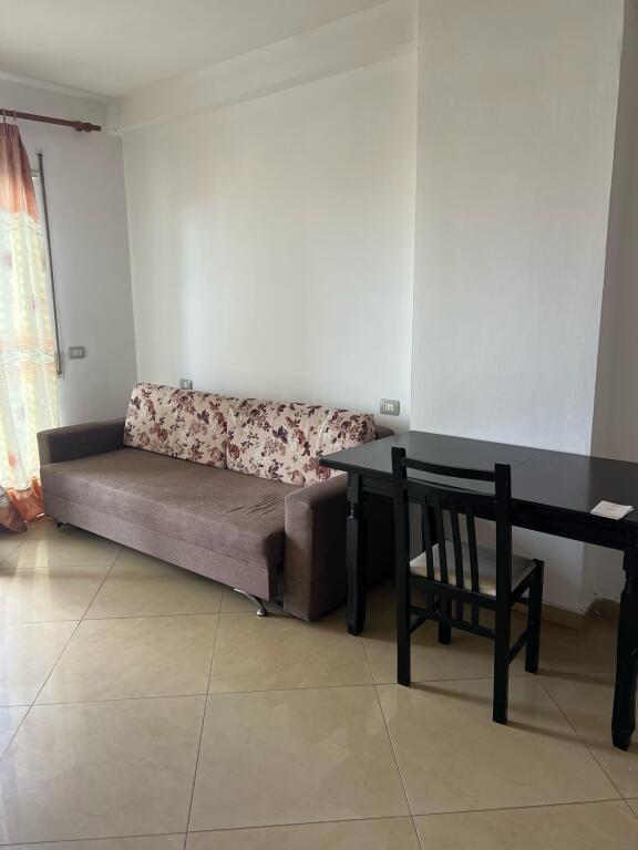 APARTAMENT 1+1 ME QIRA ASTIR 