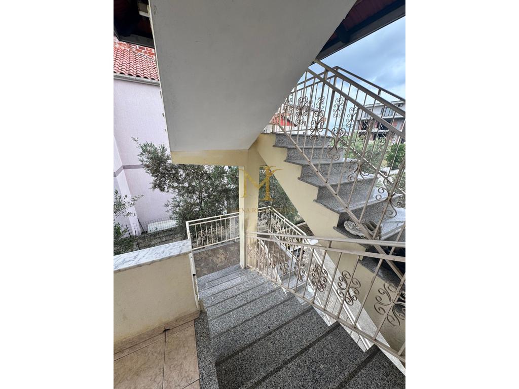 OCCASION!!!! A PRIVATE TWO-STOREY HOUSE + A LOCAL FOR SALE IN THE OLD DURSËS SWAMP!!