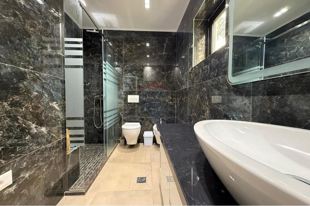 Jepet Apartament 2+1+2 Me Qera Tek Air Albania