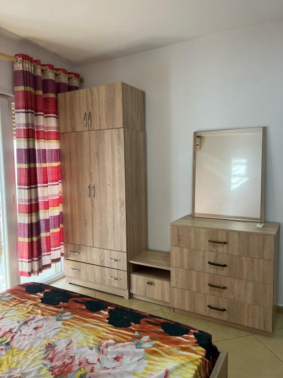 APARTAMENT 1+1 ME QIRA ASTIR 