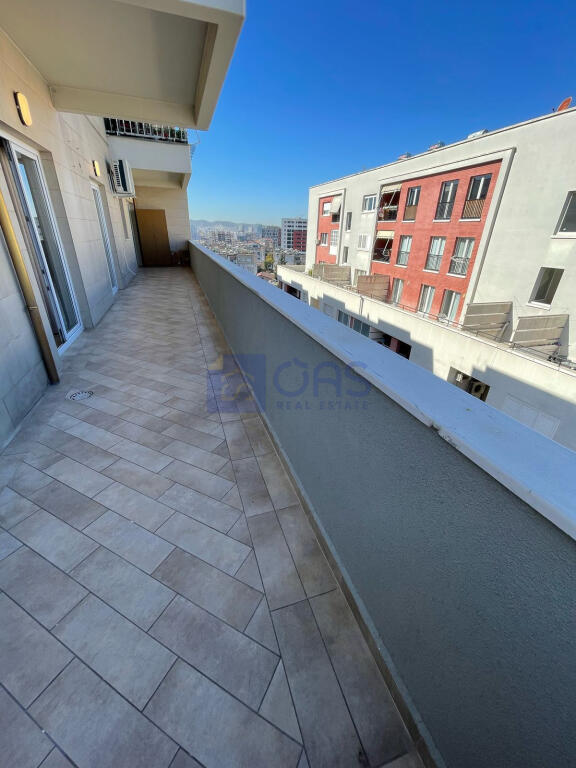 Apartment 2+1 for sale in Porcelan.