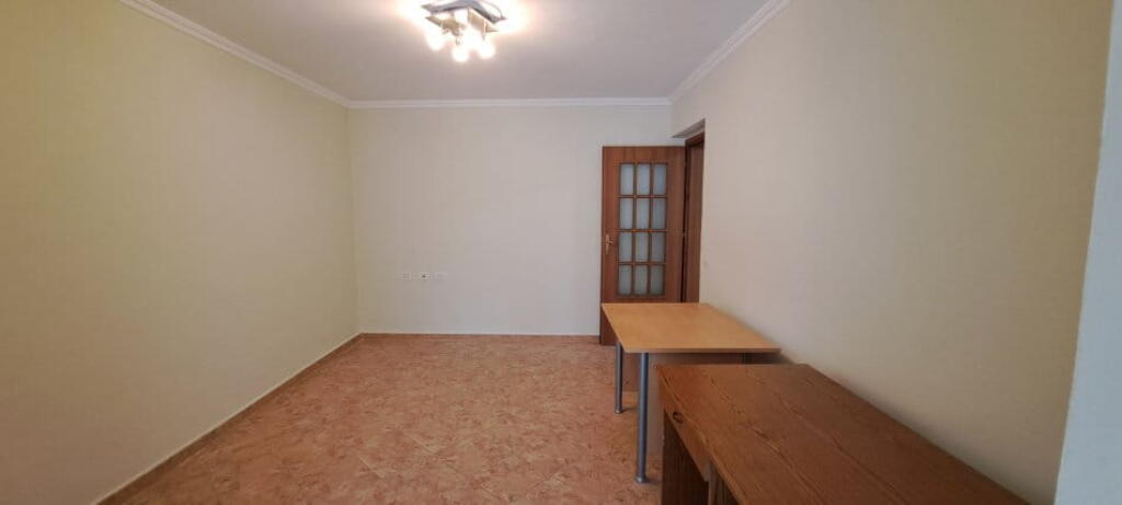 Ufficio in affitto a Bllok (ID BZ2609) Tirana
