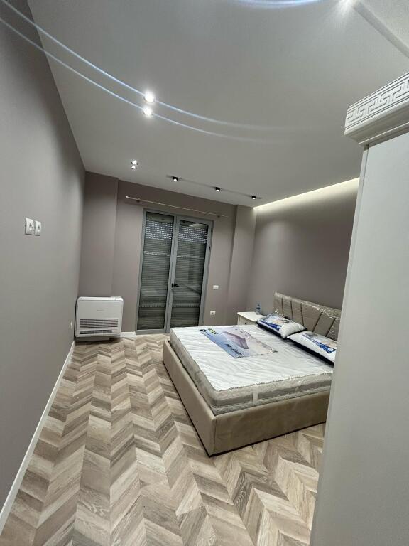 Apartament 2+1 me qira tek 9 katshet