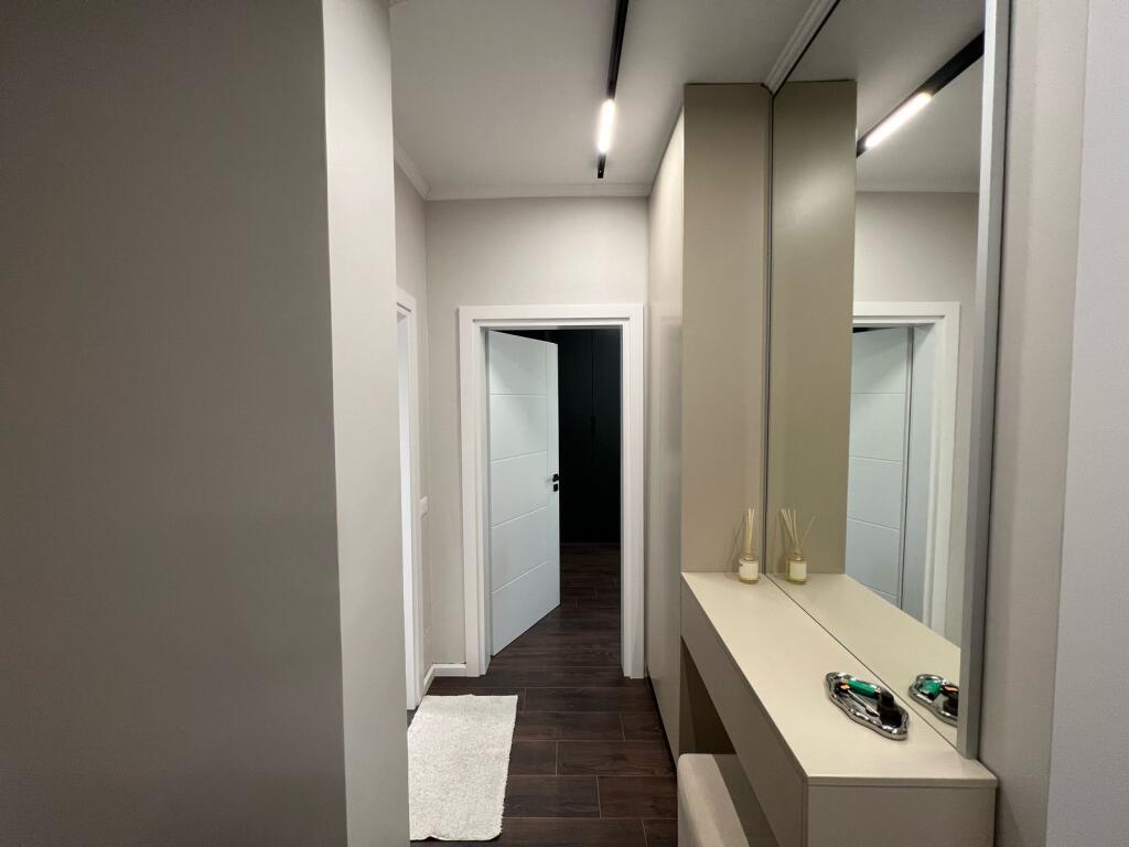 Jepet  Apartament 1+1 me Qira prane Stadiumit Air Albania, Rruga e Elbasanit