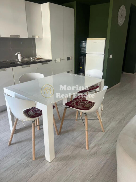 Rent, 2+1 Apartment, Zogu Pare Boulevard, 650 euros - 0692040509