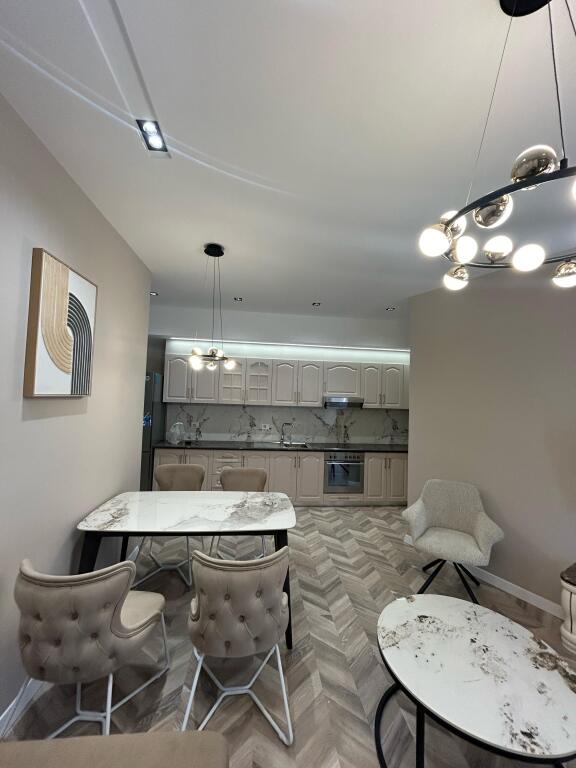 Apartament 2+1 me qira tek 9 katshet