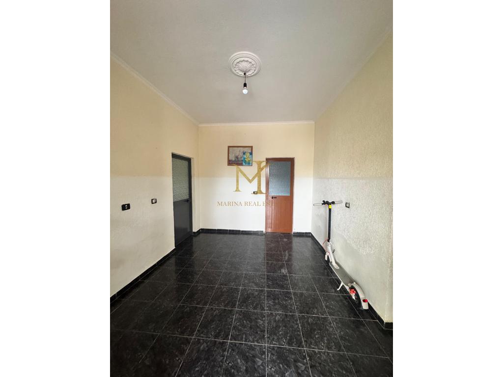 OCCASION!!!! A PRIVATE TWO-STOREY HOUSE + A LOCAL FOR SALE IN THE OLD DURSËS SWAMP!!