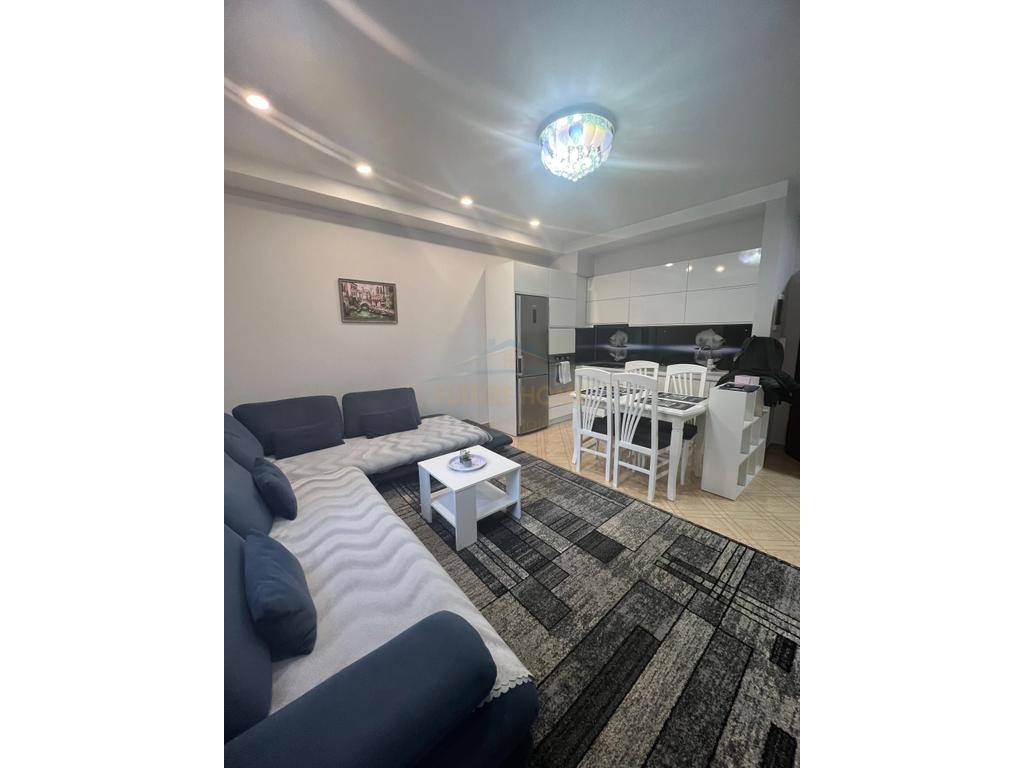 Affitto, Appartamento 1+1, Via 5 Maggio, Tirana