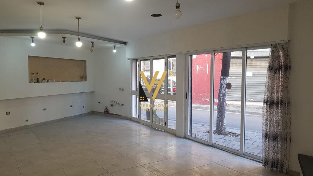 SHOP FOR RENT 60 M2 AT ZOGU I ZI