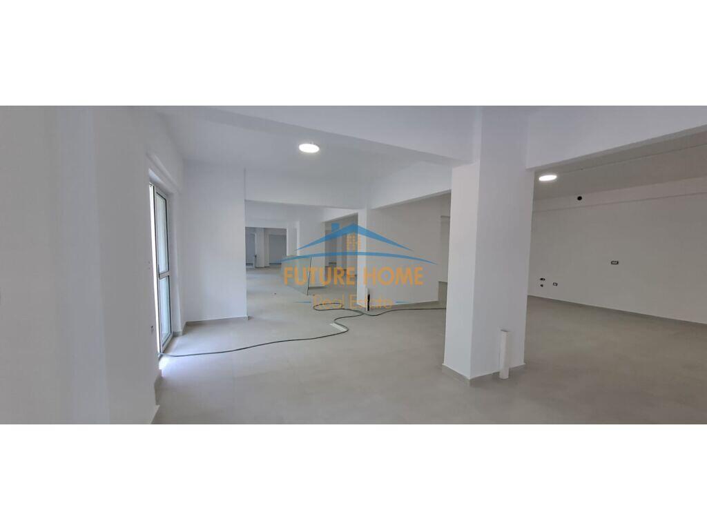 Rent, Commercial Space Dritan Hoxha Street, Laprake