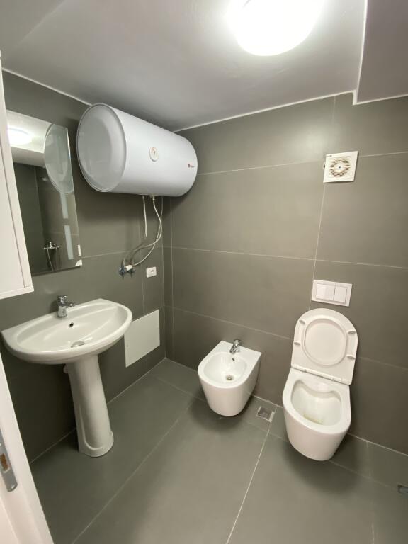 3+1, furnished, Kodra e Diellit 2, price 800 euros.