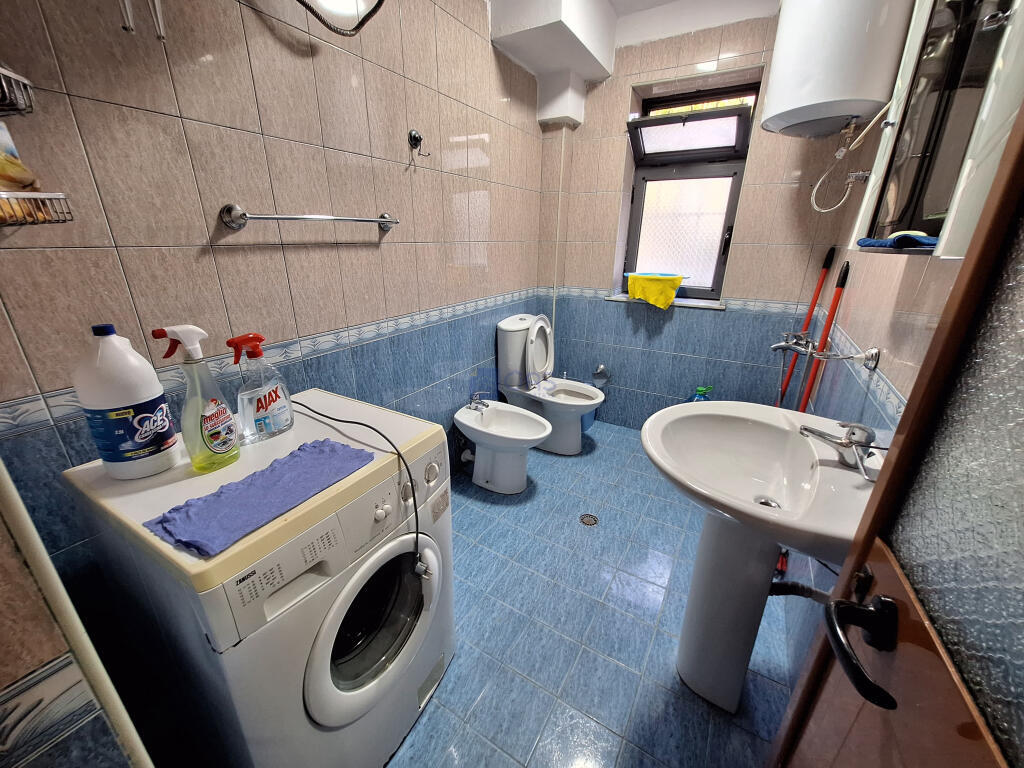 Affittasi appartamento 1+1 ad Ali Demi 400 euro.