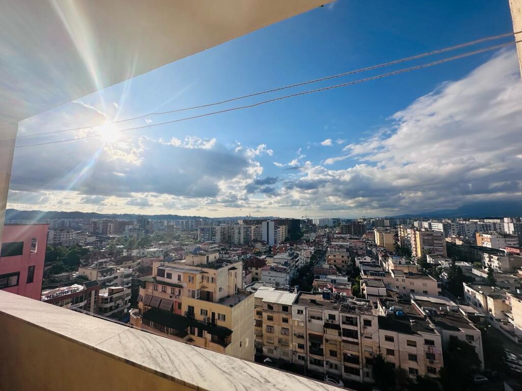 Affittasi appartamento 2+1+1 con balcone