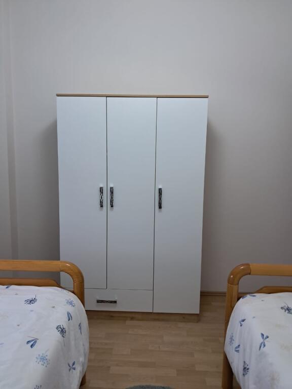 3+1, furnished, Kodra e Diellit 2, price 800 euros.
