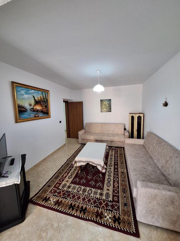 Affittasi appartamento 1+1 ad Ali Demi 400 euro.