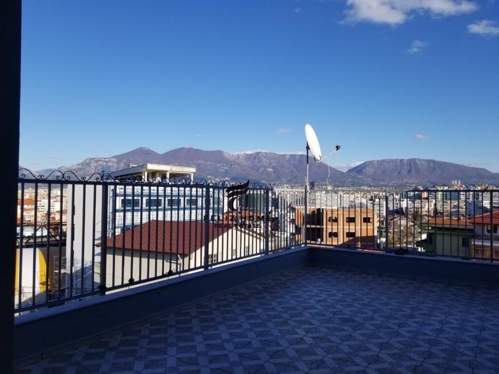 FOR SALE VILLA 720 M2 SELIE 720,000 EURO
