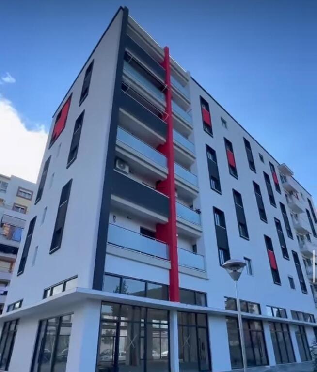 NEGOZIO IN AFFITTO 497 M2 BOULEVARDI I RI 7.500 EURO