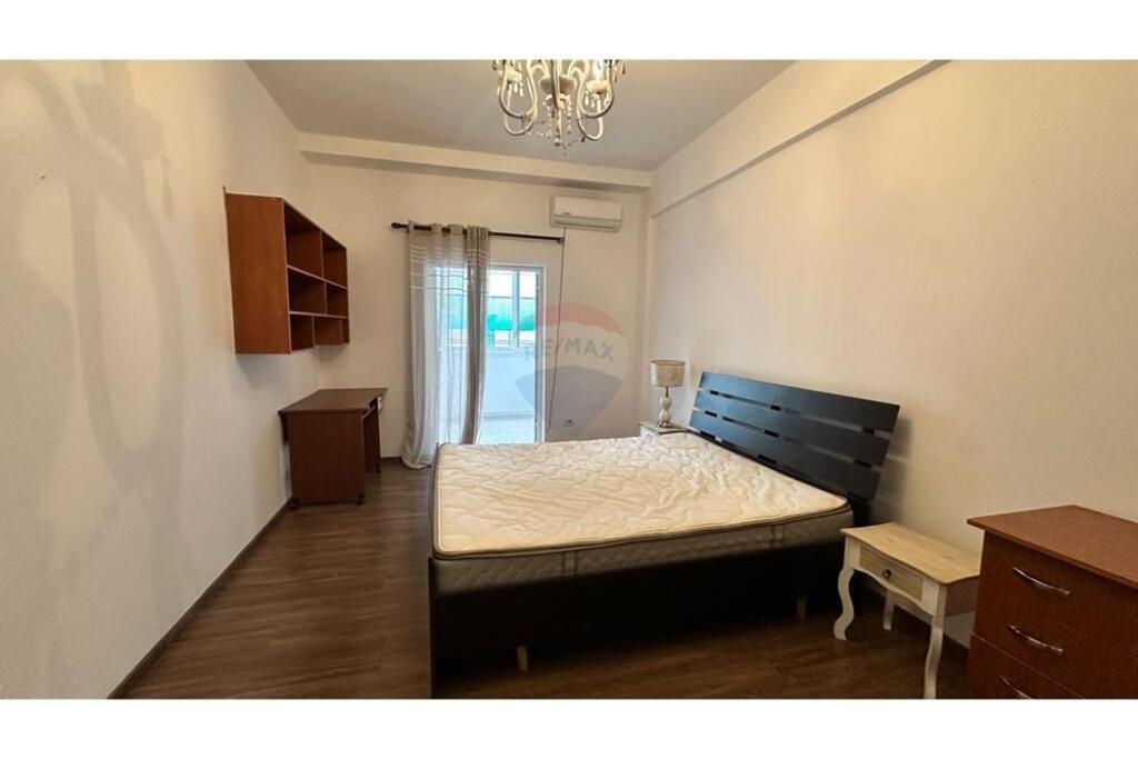 Apartament 1+ per qira Rruga Myslym Shyri
