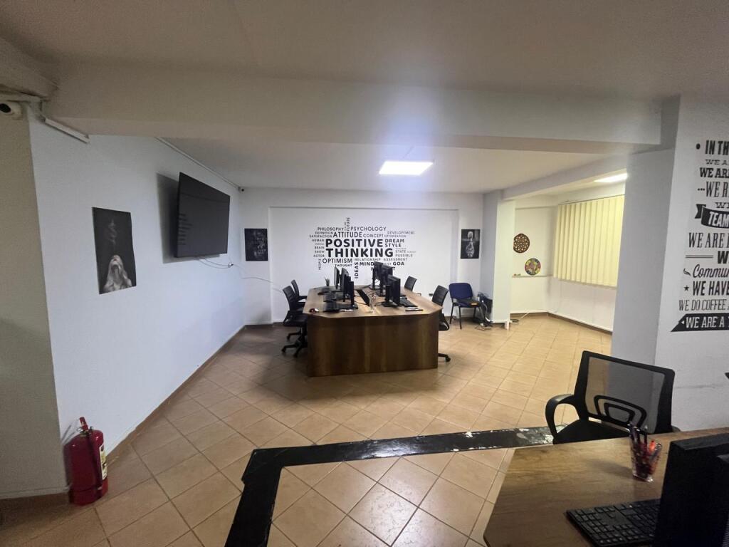 Zyrë me qira – Rruga Babe Rexha, pranë ish-parkut