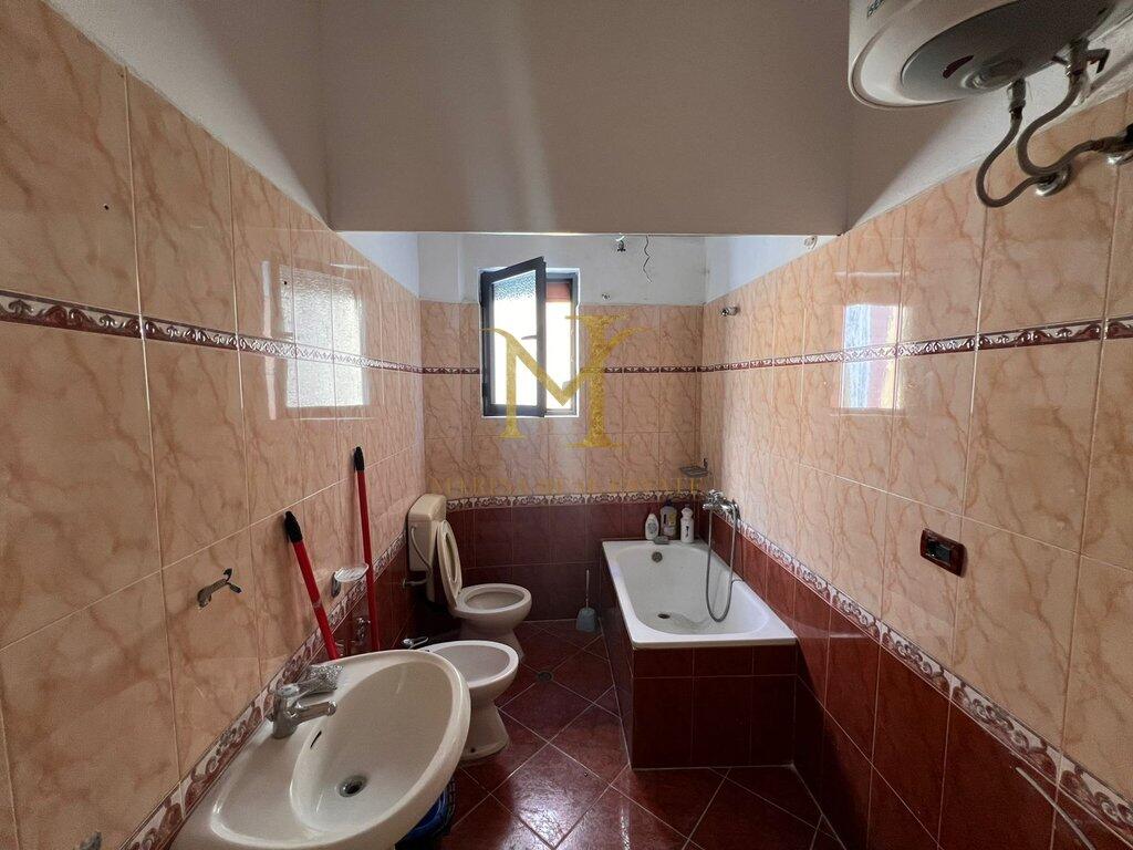 JEPET ME QERA AMBIENT BIZNESI-BULEVARDI DURRES!!
