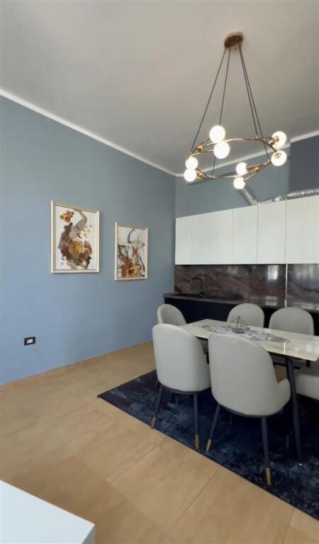 A 1+1 apartment is available for rent near the Fresh restaurant.