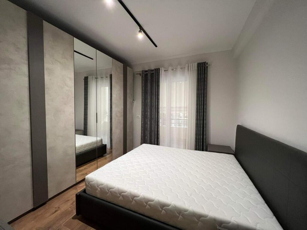 Jepet me qera apartament Luksoz 2+1+2 afer Kristal