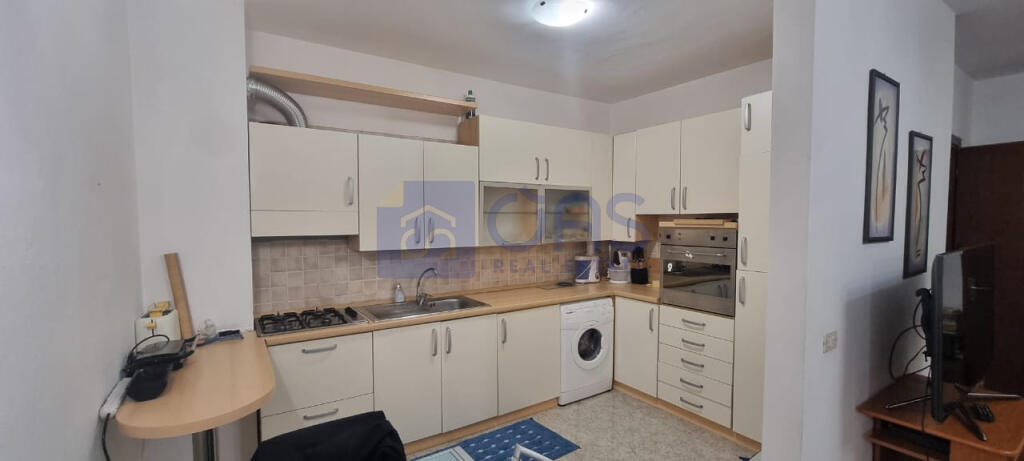 A 1+1 apartment is for rent at Pazari i Ri for 700 euros.