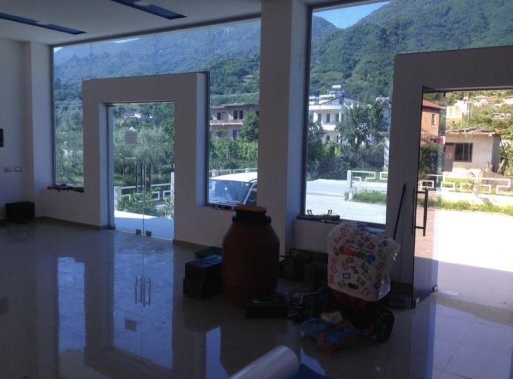 A business space is available for rent in Berzhite, near Palma Noves.