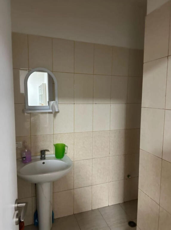 Ufficio in affitto in Via Kavajë (ID BZ2610) Tirana