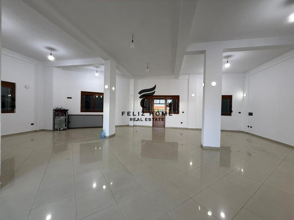 AMBIENT BIZNESI ME QERA 110 M2 FARKE 800 EURO