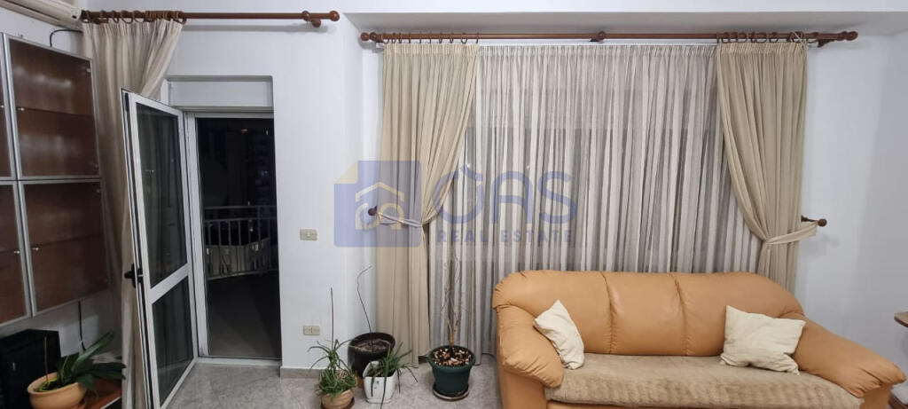 A 1+1 apartment is for rent at Pazari i Ri for 700 euros.