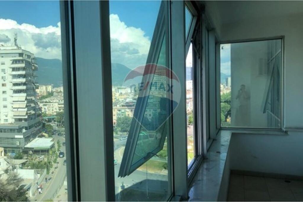Affittasi appartamento 2+1 per uffici presso Zogu i Zi.