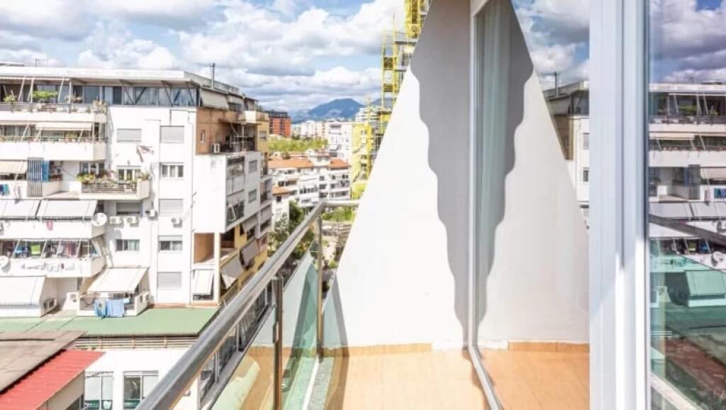 A great 1+1 apartment for rent near Dinamo Stadium.