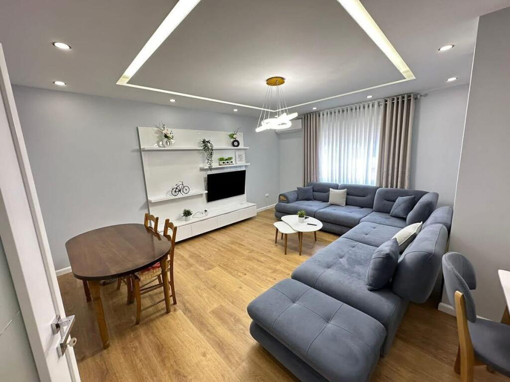 2+1 apartment for rent in Zogu i Zi.