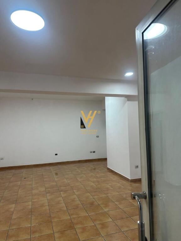 80 M2 SPACE FOR RENT AT IRFAN TOMINI 600 EURO