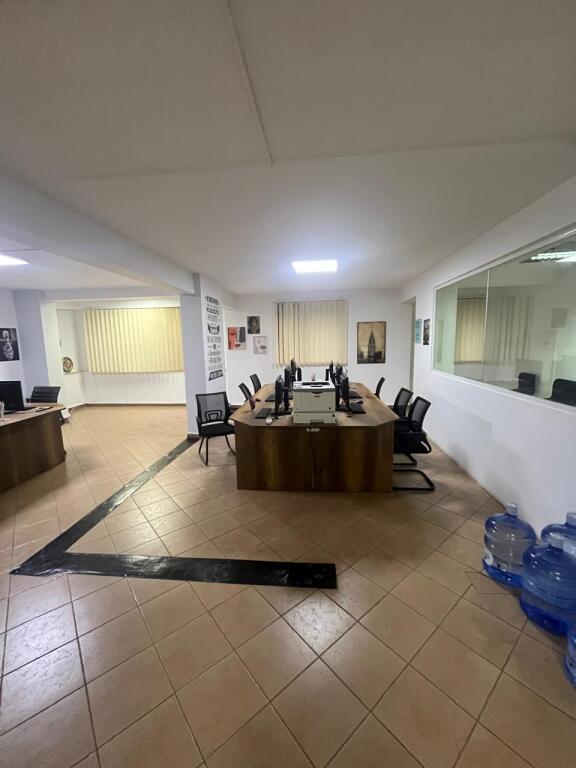 Zyrë me qira – Rruga Babe Rexha, pranë ish-parkut