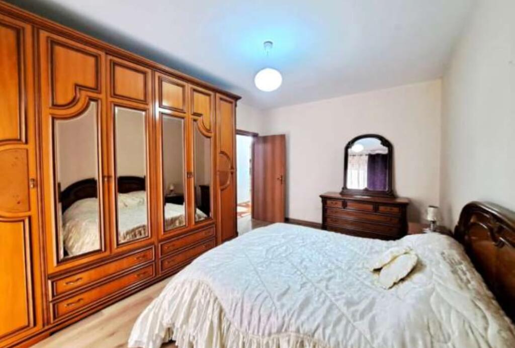 Apartament 2+1 me qira tek Rruga e Kavajes