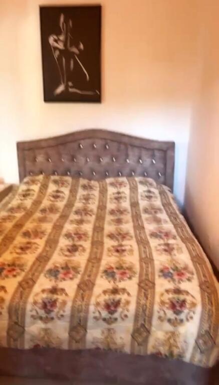 Fortuzi Street, near Hotel Comfort, a 1+1 apartment is for rent, furnished, 50,000 Lek.