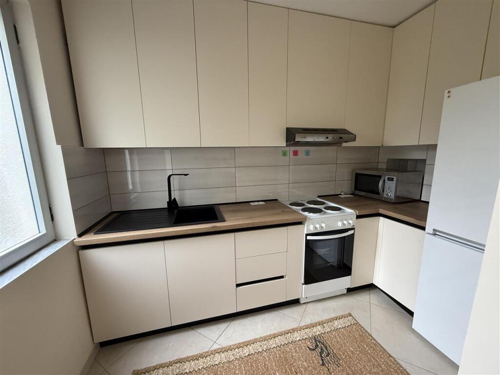 Affittasi appartamento 1+1 in via Fortuzi, centro.