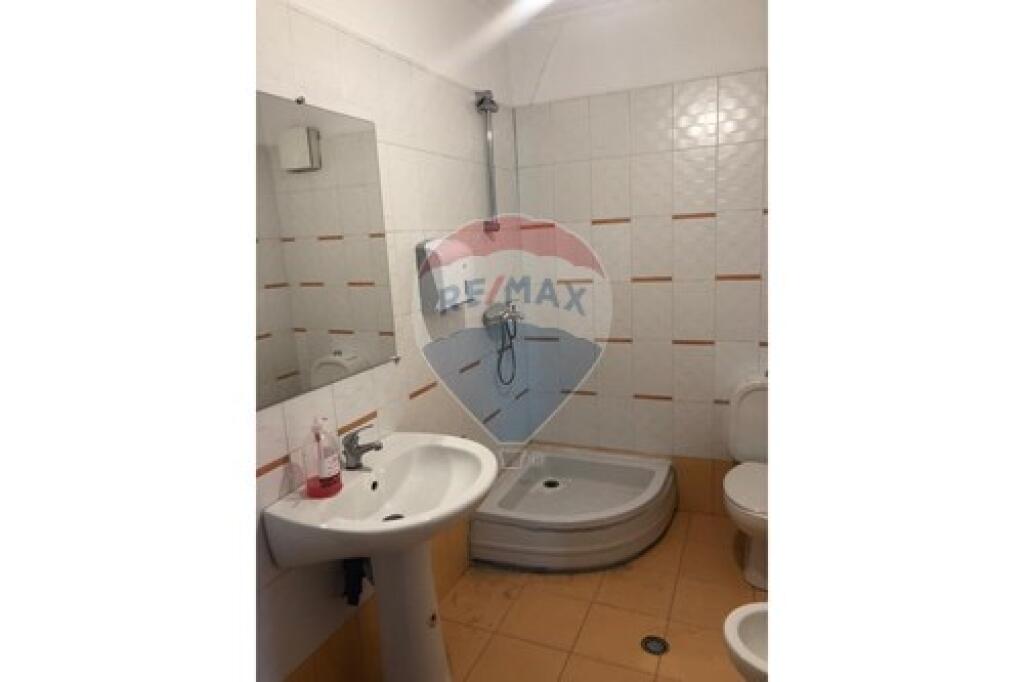 Affittasi appartamento 2+1 per uffici presso Zogu i Zi.
