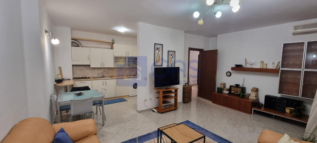 A 1+1 apartment is for rent at Pazari i Ri for 700 euros.