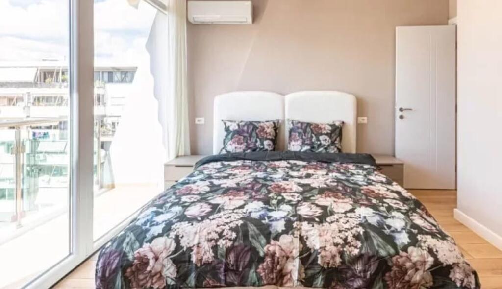 A great 1+1 apartment for rent near Dinamo Stadium.