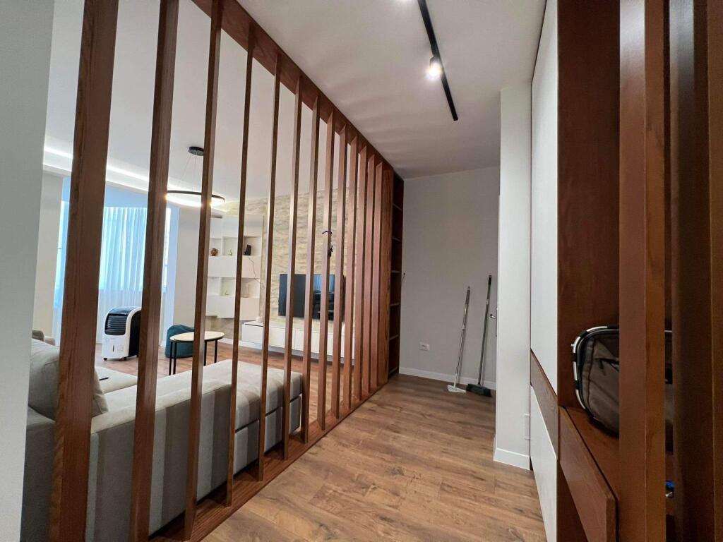 Jepet me qera apartament Luksoz 2+1+2 afer Kristal
