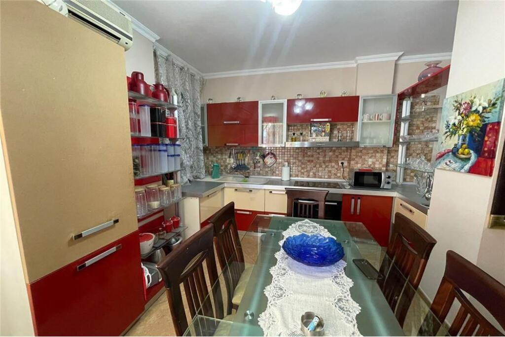 2+1 apartment for rent at Rrotondo, Astir