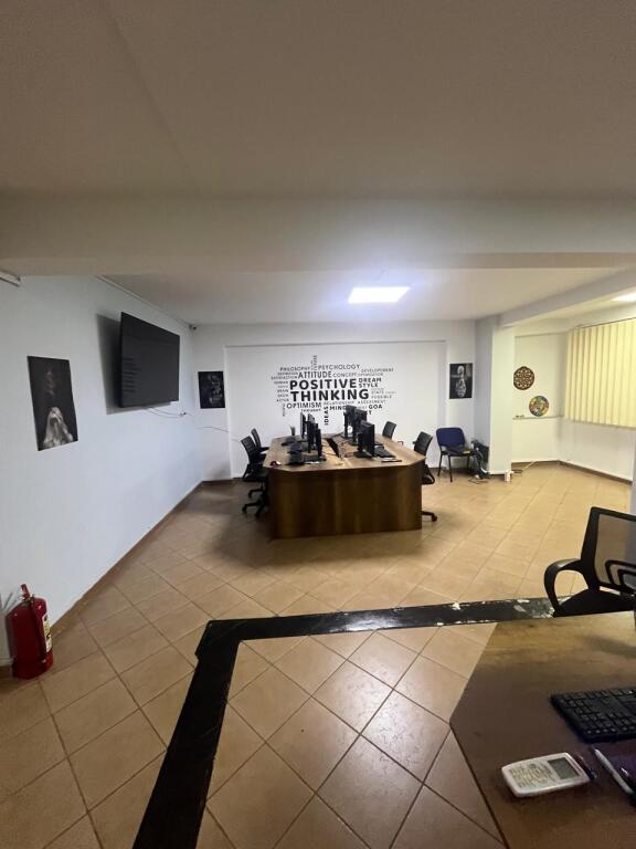 Zyrë me qira – Rruga Babe Rexha, pranë ish-parkut