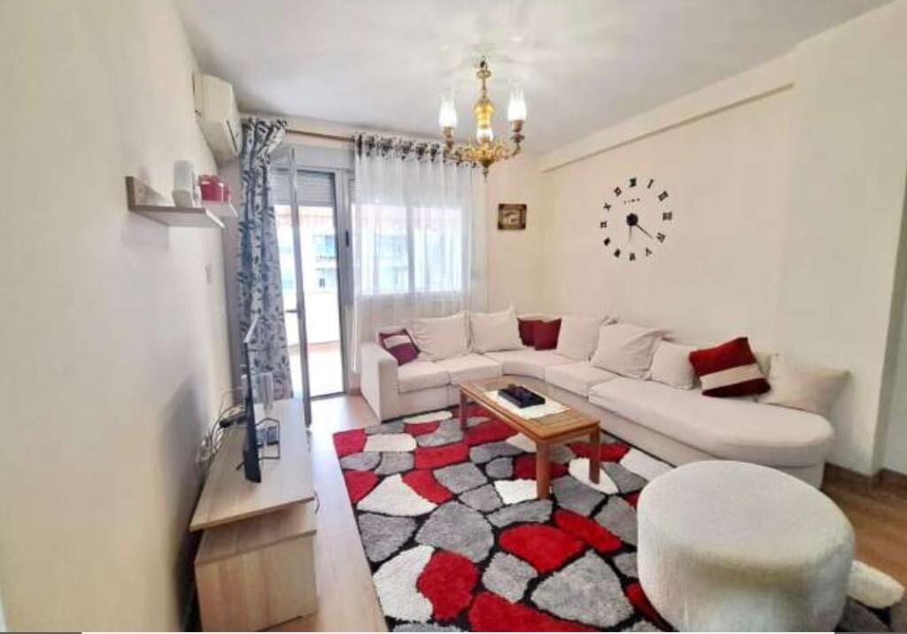 Apartament 2+1 me qira tek Rruga e Kavajes
