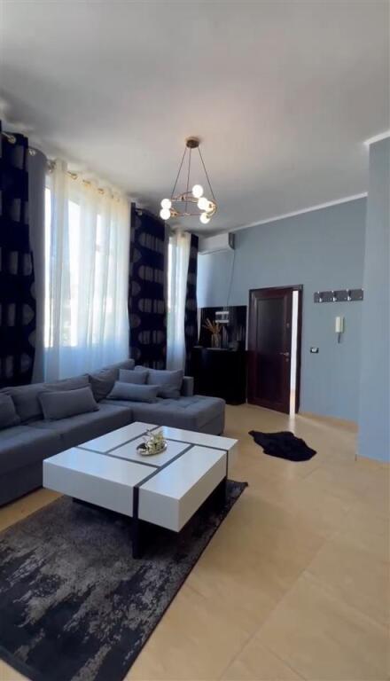 A 1+1 apartment is available for rent near the Fresh restaurant.